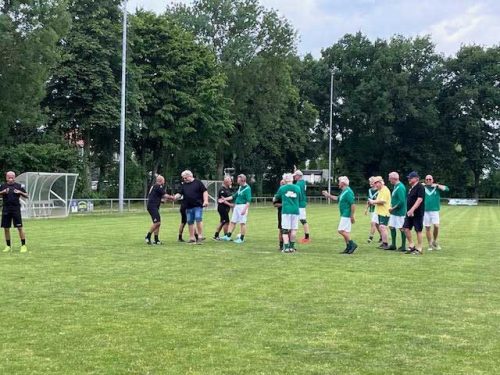 Wf-Maluku-winnaar-Oldstra-IVS-feliciteerd-de-winnaar